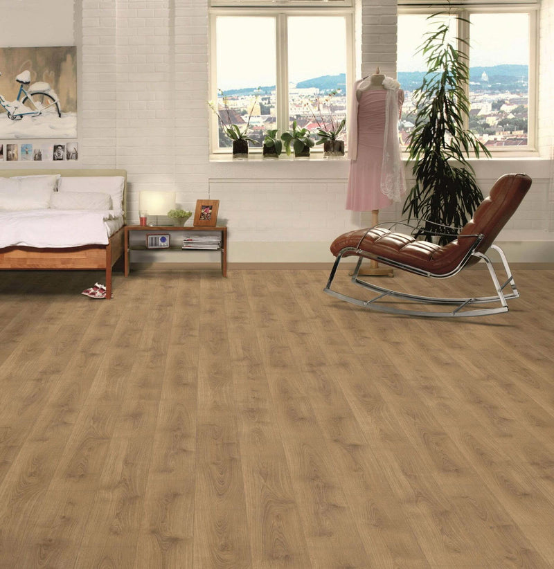 Завантажте зображення в засіб перегляду галереї, watermill oak plank laminate flooring displayed in a home