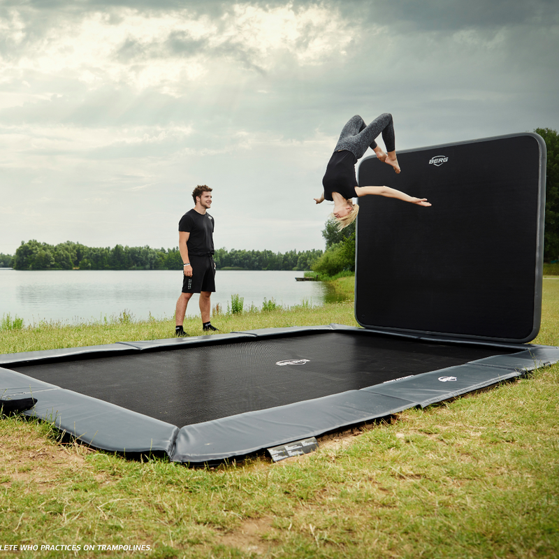 Load image into Gallery viewer, Berg Ultim Champion FlatGround Trampoline & Aerowall Black & Grey | 500CM/ 16FT | Grey | 32.31.45.30