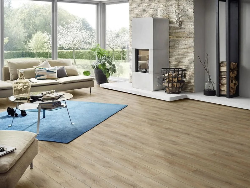 Завантажте зображення в засіб перегляду галереї, charleston oak laminate flooring on display in a living area