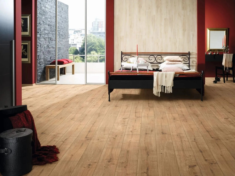 Załaduj obraz do przeglądarki galerii, mira oak laminate flooring on display in a bedroom