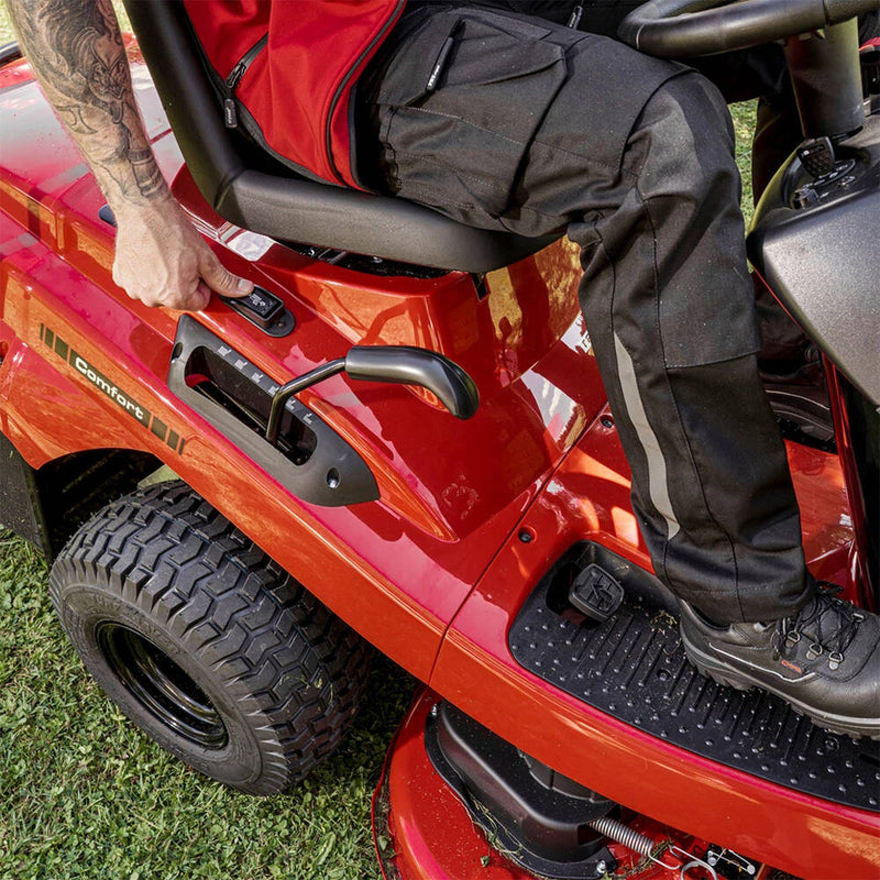 Załaduj obraz do przeglądarki galerii, AL-KO Hydrostatic Ride On Lawnmower | T18-103 | V TWIN 20HP With Oil Pump | 42"/103cm | AK127726