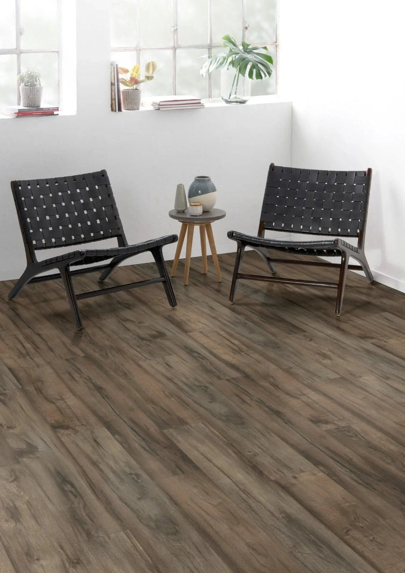 Załaduj obraz do przeglądarki galerii, grey brynford oak laminate flooring on display in a living area