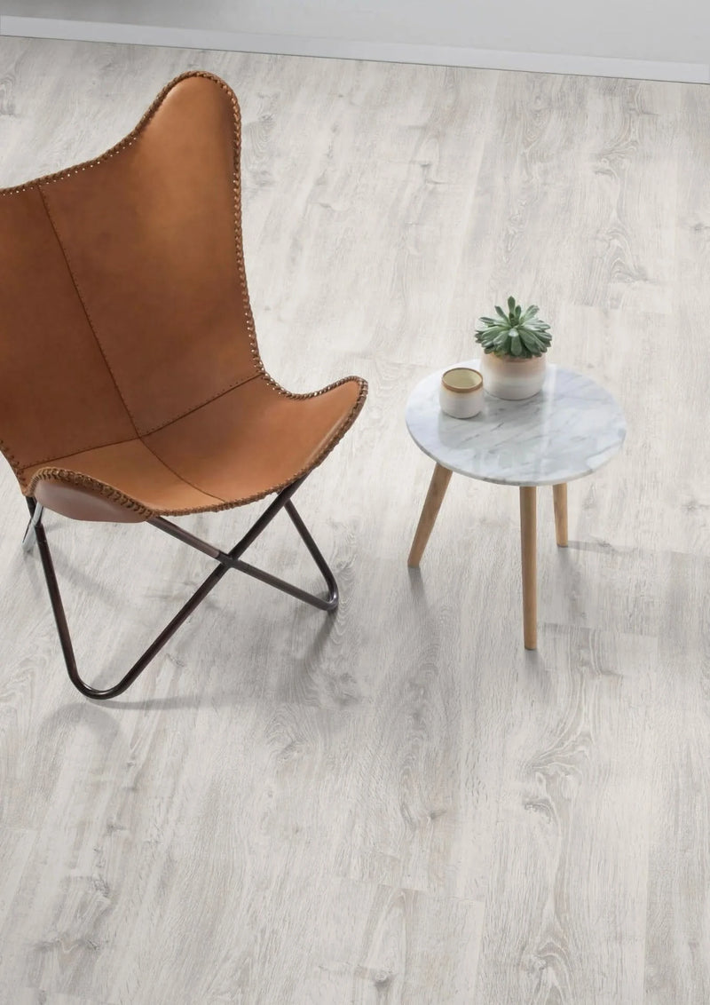 Load image into Gallery viewer, white waltham oak large laminate flooring displayed in a home