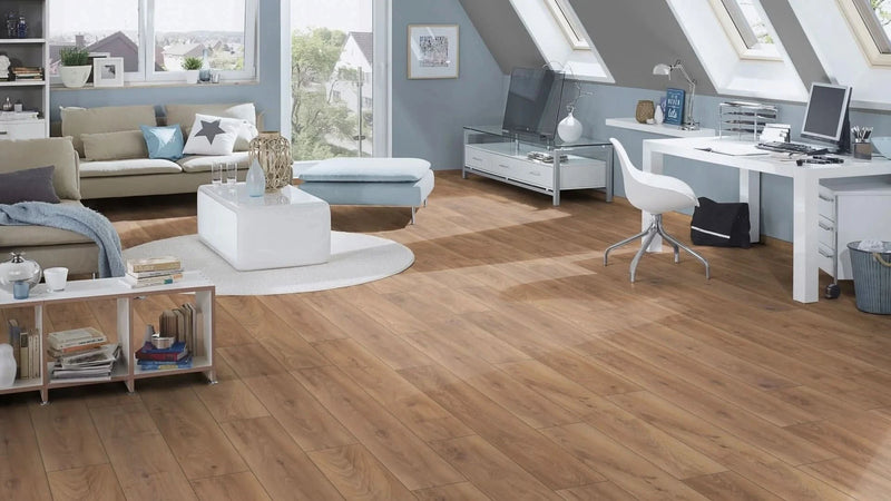 Завантажте зображення в засіб перегляду галереї, firebrand oak laminate flooring on display in a home setting