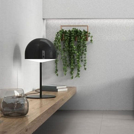 hardy curve tile in blanco, 25x75cm in the hall