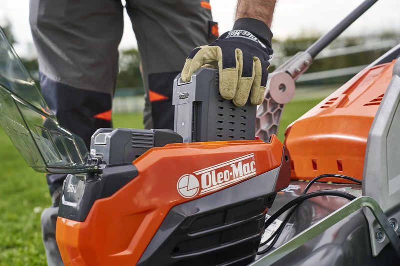 Załaduj obraz do przeglądarki galerii, Oleo-Mac Variable Speed Lawnmower 56V | 53cm/21" | 8Ah Battery And Charger Included | GI553V8K