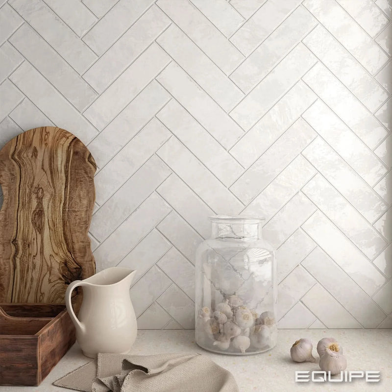 Завантажте зображення в засіб перегляду галереї, tribeca tile in gypsium white, 6x24.6cm in the kitchen