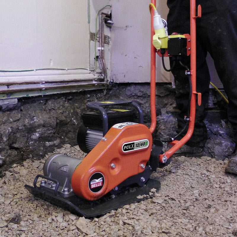 Załaduj obraz do przeglądarki galerii, belle compactor being used on a construction site