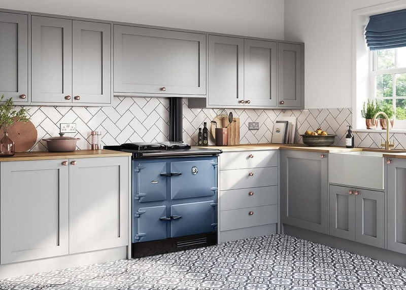 Завантажте зображення в засіб перегляду галереї, stanley brandon oil cooker in darmouth blue placed in a kitchen