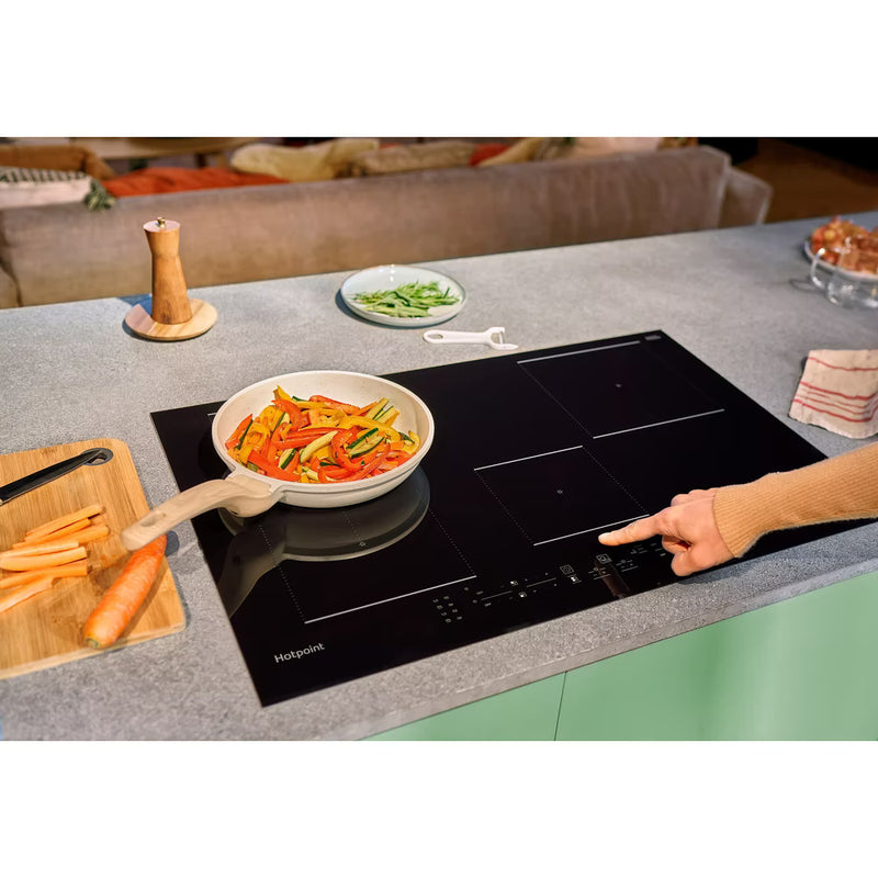 Load image into Gallery viewer, Hotpoint My Menu Induction Hob | Black | 9 Power Levels | Touch Control with Combi Duo And Boost Power | TB3977BBF