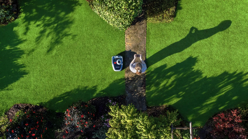 Load image into Gallery viewer, Segway Navimow i105E | Satelite Guided | AI Camera | 500M2 | i105E