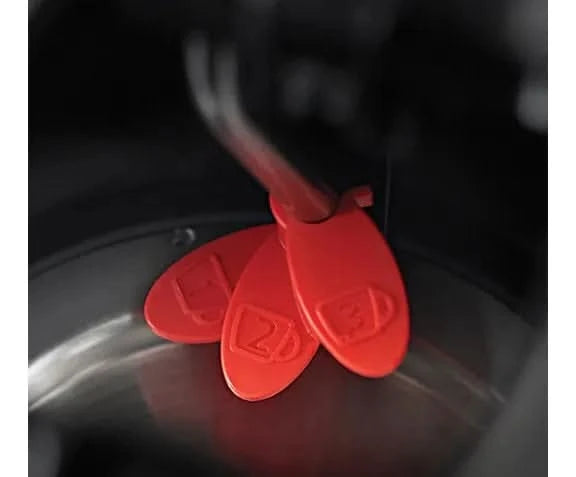 Завантажте зображення в засіб перегляду галереї, russell hobbs textures kettle in black 1 to 3 cups dosage