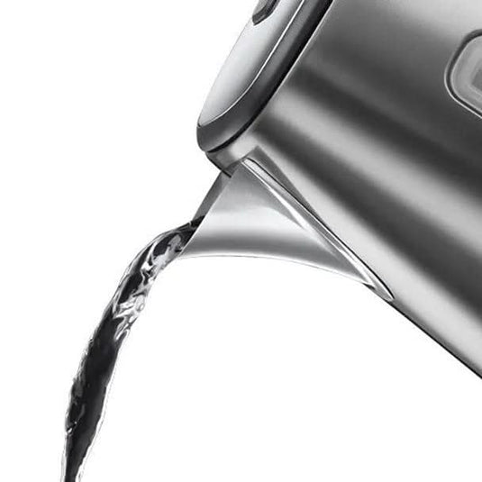 russell hobbs luna kettle in grey colour pouring