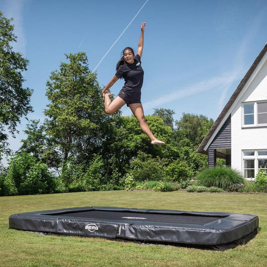 Berg Ultim Favorit InGround Trampoline | 410CM/ 13FT | Black | 32.23.14.40