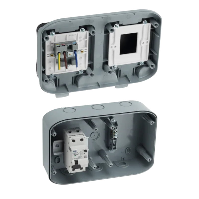 Załaduj obraz do przeglądarki galerii, Luceco Masterplug Weatherproof Outdoor EV Charging Socket | IP66 | 13A | Type A RCBO Protection | EVH132S1SPA-MP
