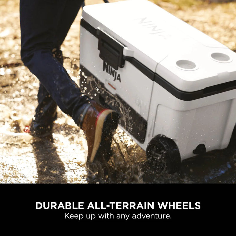 Załaduj obraz do przeglądarki galerii, Ninja FrostVault 65QT/61L Wheeled Cooler with Dry Zone | Cloud White | FB265EUUKWH
