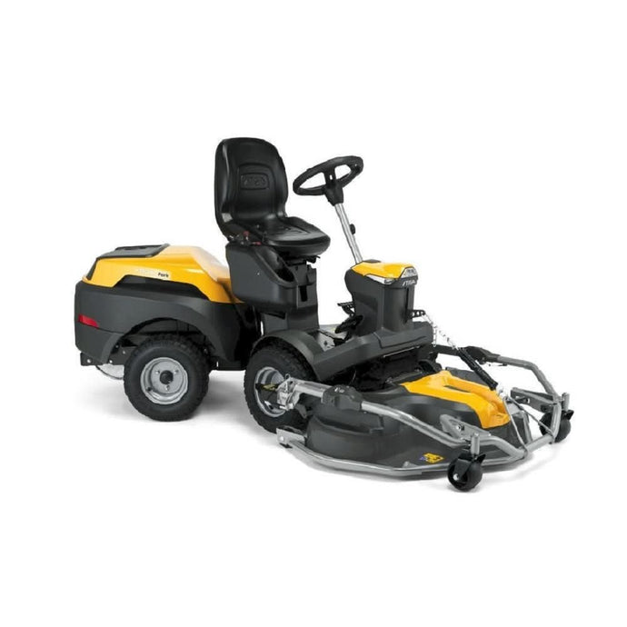stiga park 700Wx hydrostatic 4wd combi deck in black and yellow