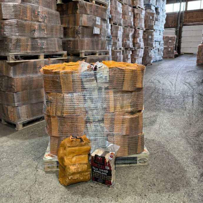 Hardwood Firewood Bags 1.5m³/400kg - (33 x 25L/8KG Bags & 8 Kindling)