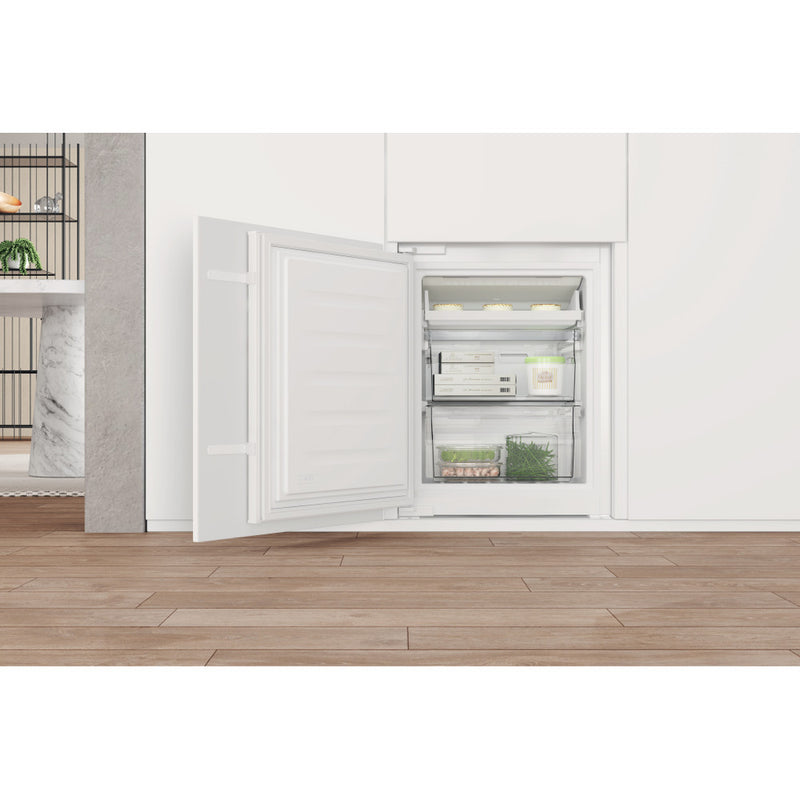 Załaduj obraz do przeglądarki galerii, Whirlpool Built-in Total No Frost Fridge Freezer | White | 70/30 Split | WHC18 T332 P UK
