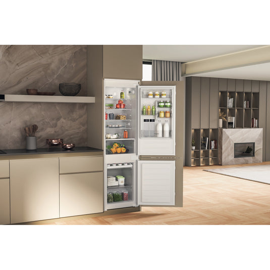 Whirlpool Built-in Low Frost Fridge Freezer | White | 70/80 Split | WHC18D041A1